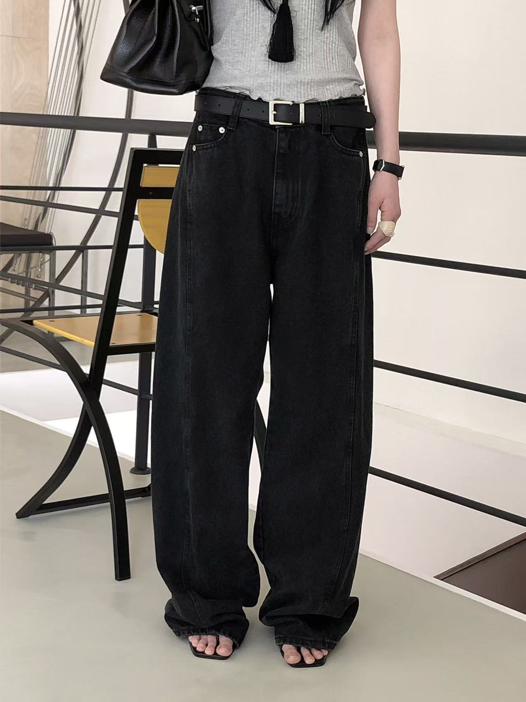 俐落垂直剪裁牛仔褲