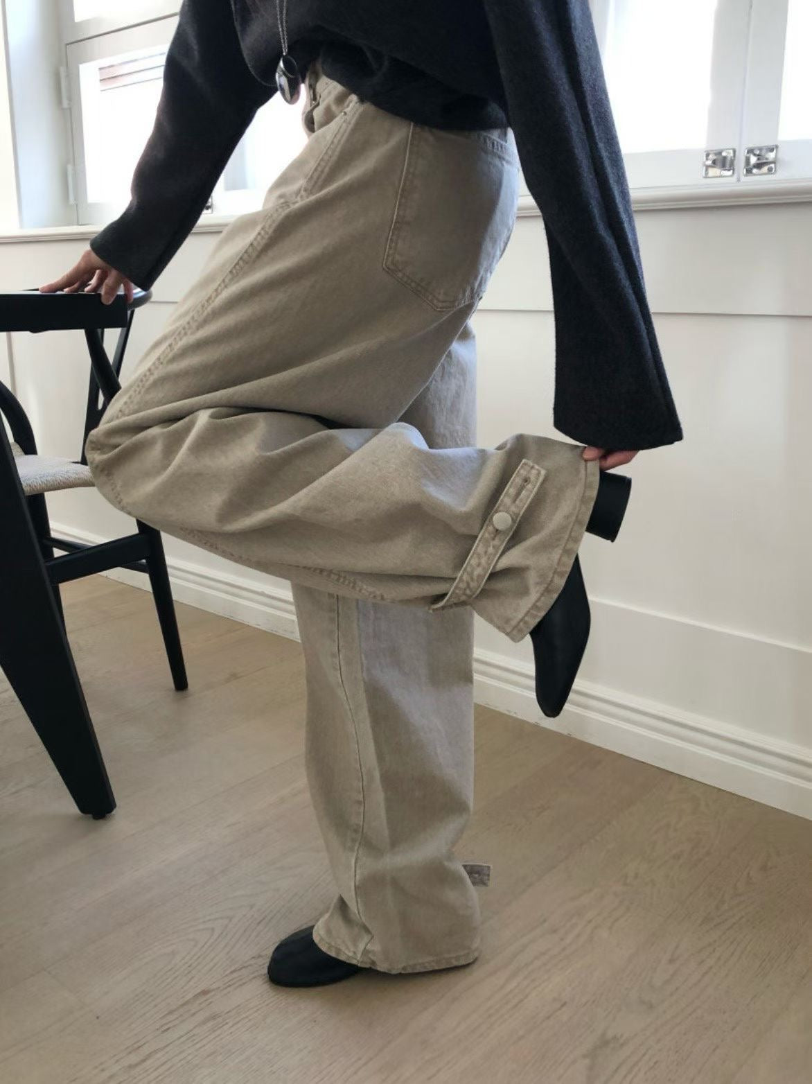 鈕扣束腳牛仔褲