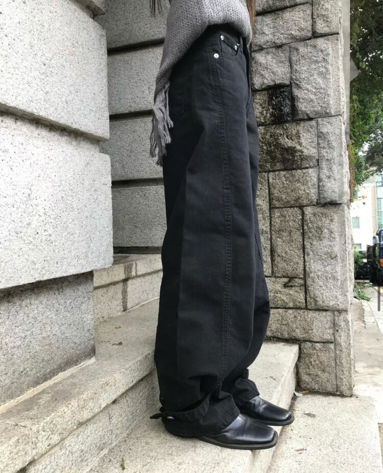 鈕扣束腳牛仔褲