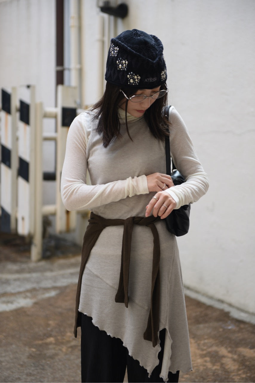 斜下擺長版細肩帶背心