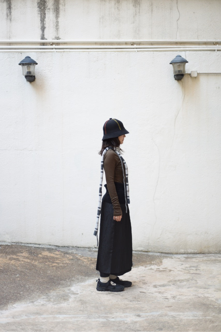 微亮面壓紋直筒裙