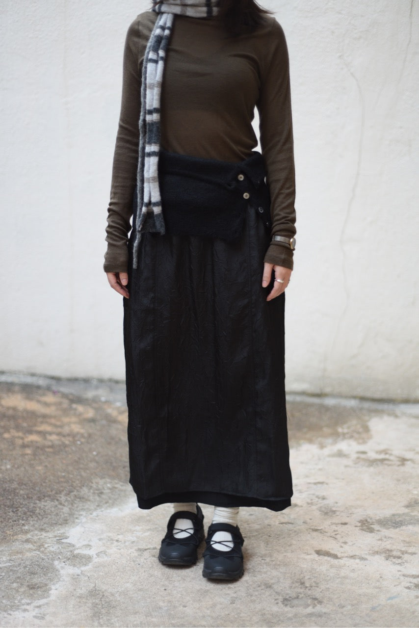 微亮面壓紋直筒裙