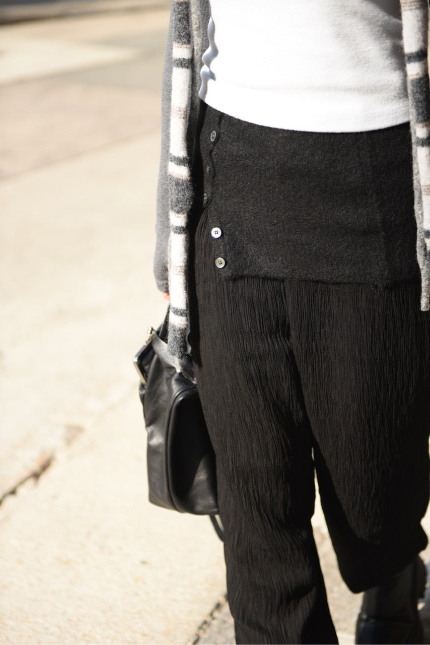 立體壓紋薄身長褲