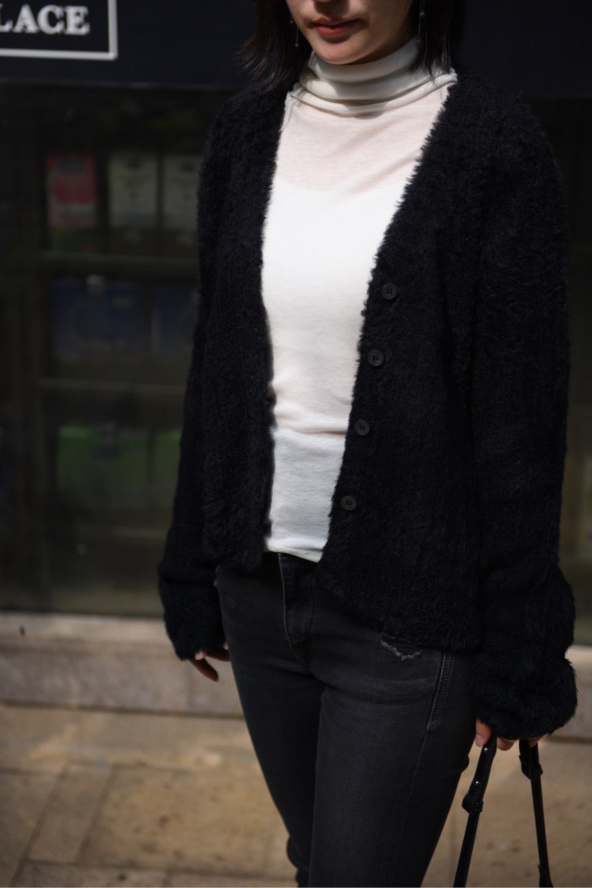 V 領蓬鬆感針織毛衣