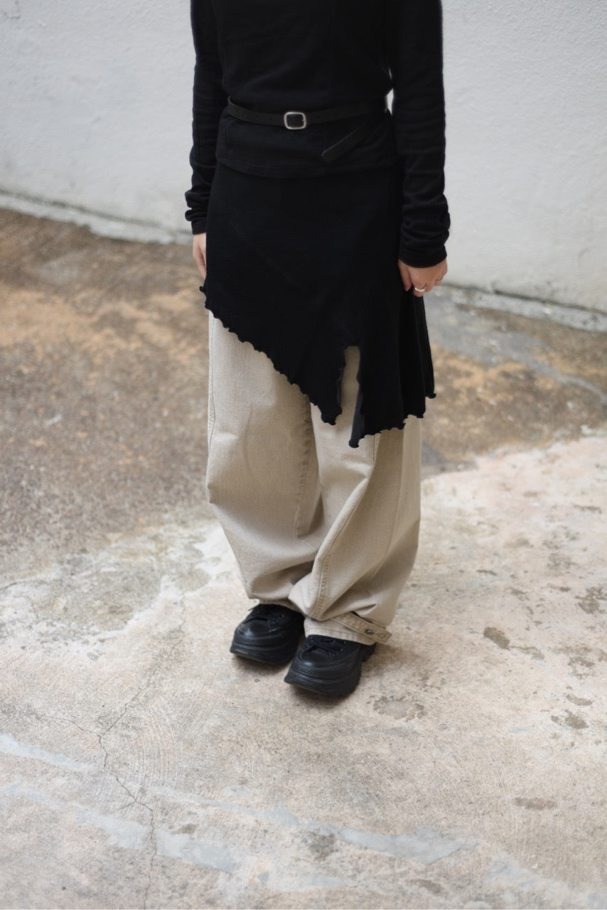 鈕扣束腳牛仔褲