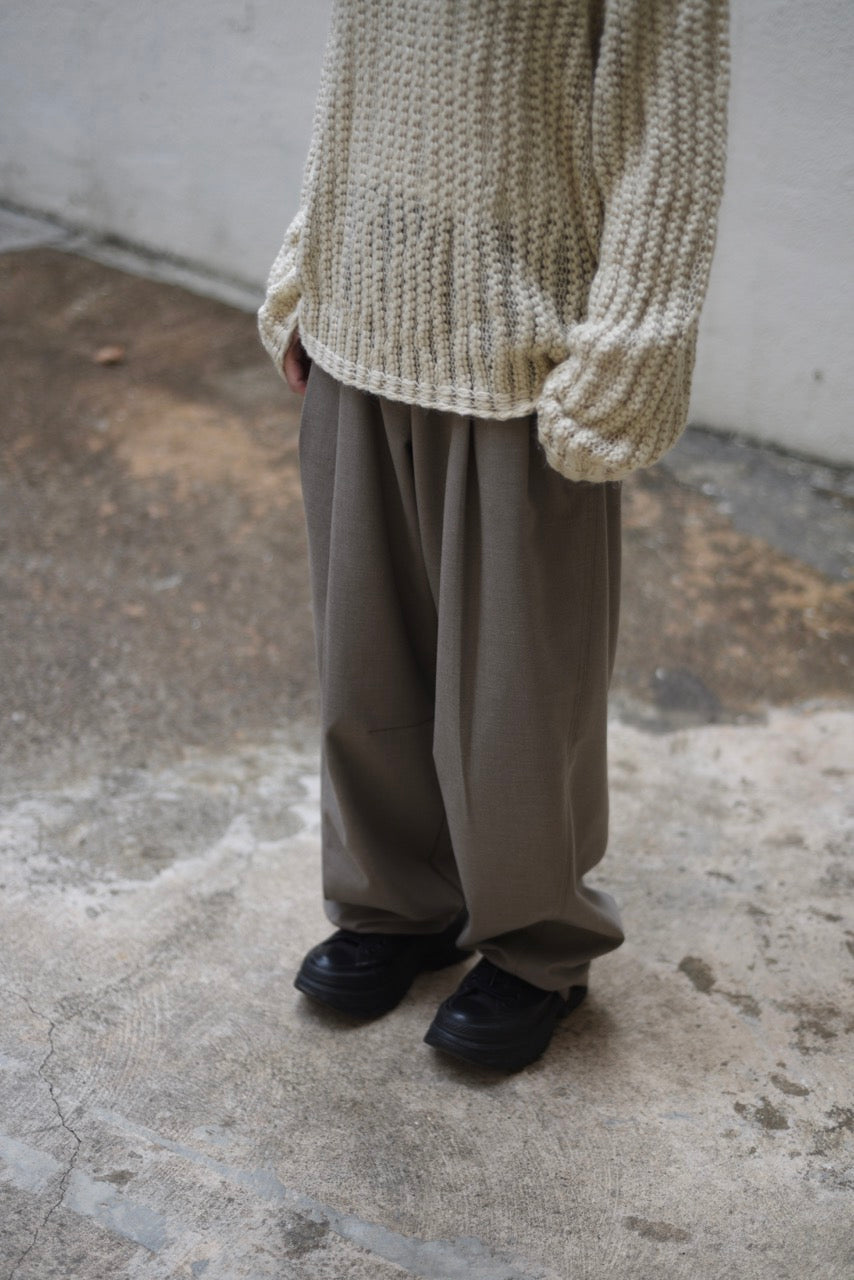 鈕扣束腳鬆身西褲