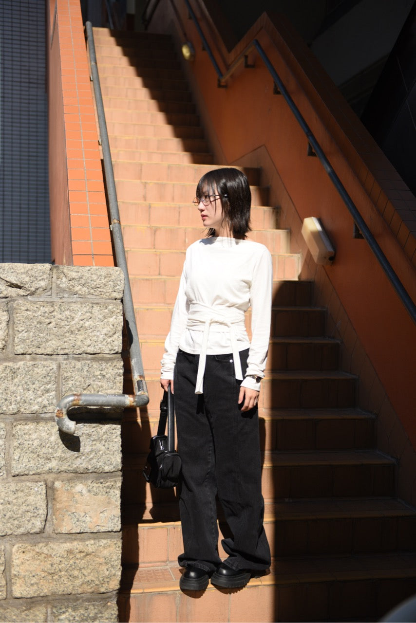 露肩斜領縛腰上衣