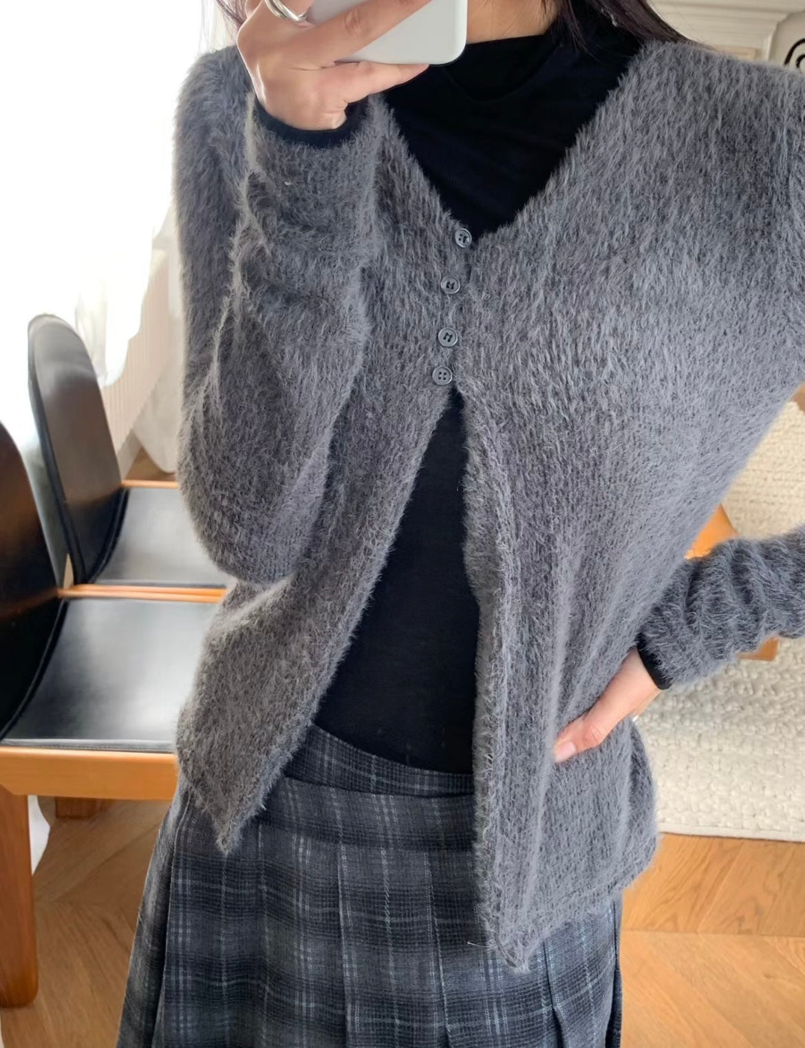 毛絨 V 領修身針織開衫