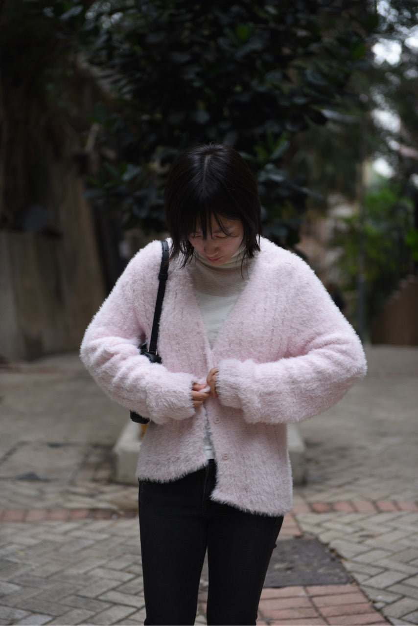 V 領蓬鬆感針織毛衣