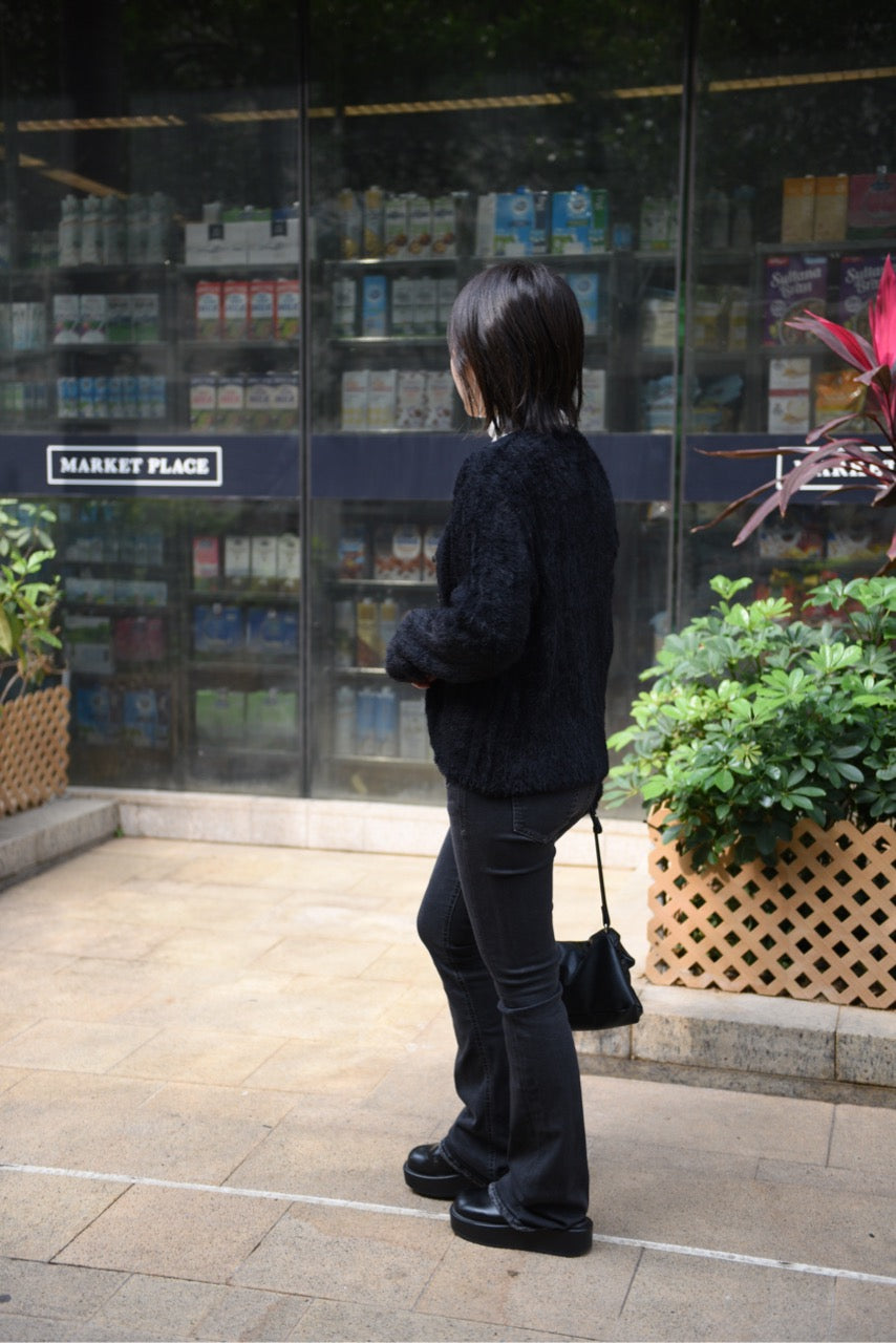 V 領蓬鬆感針織毛衣