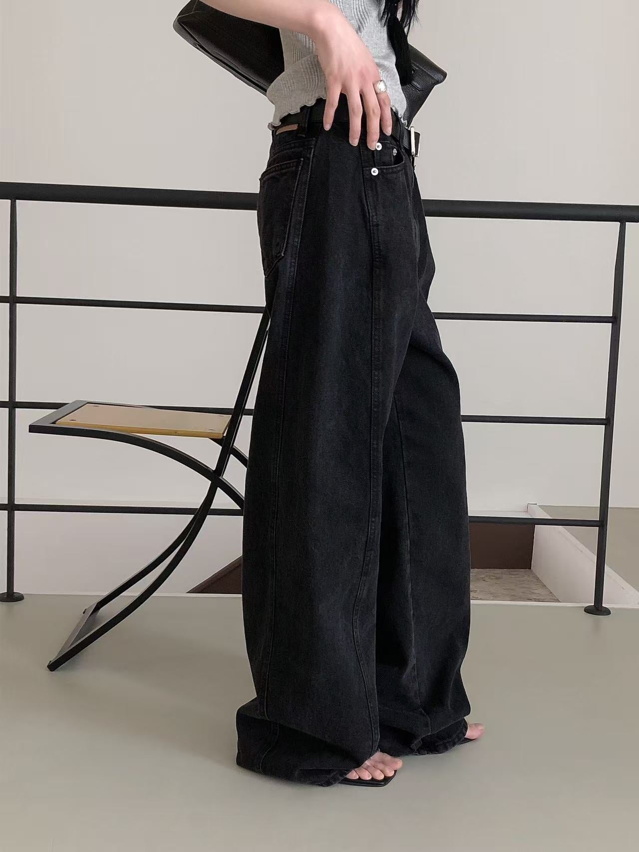 俐落垂直剪裁牛仔褲